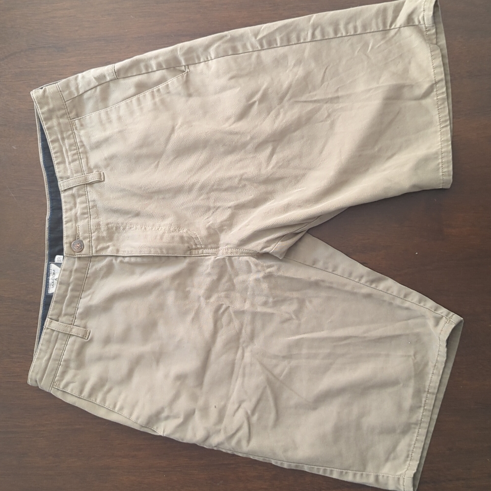 Volcom khaki shorts